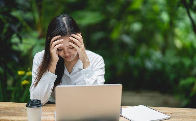 2022年纠结,迷茫,痛苦,恐慌和无助,多重打击下,我没倒下!