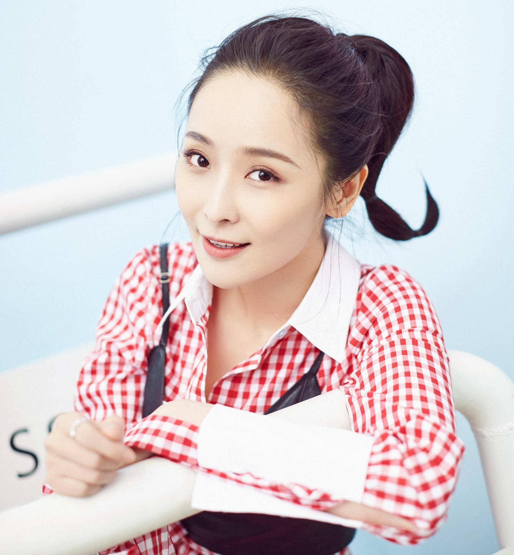 03原来,在《满城尽带黄金甲》拍完之后,李曼也接到了很多电影剧本,但