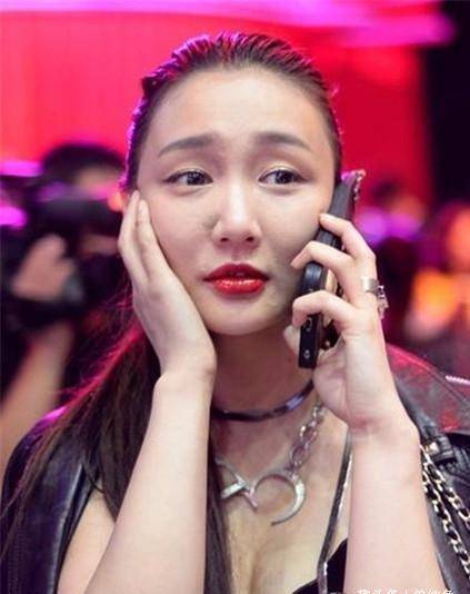 牛萌萌与曲栅栅,她们是中戏同学,一个终获真爱,另一个走歪路被抓_曲