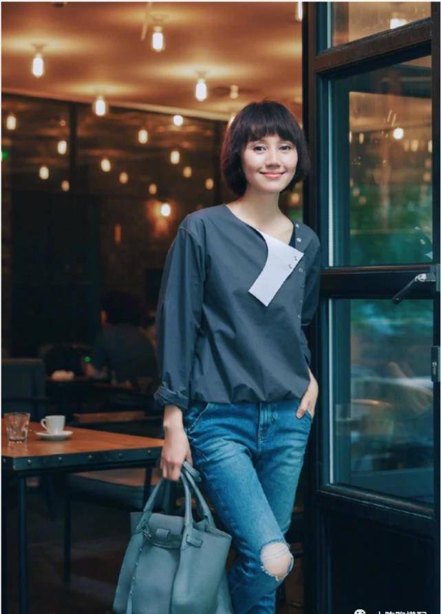 袁泉真不愧是"气质女神",40 女人学她这样穿,优雅又高级_短发_刘海