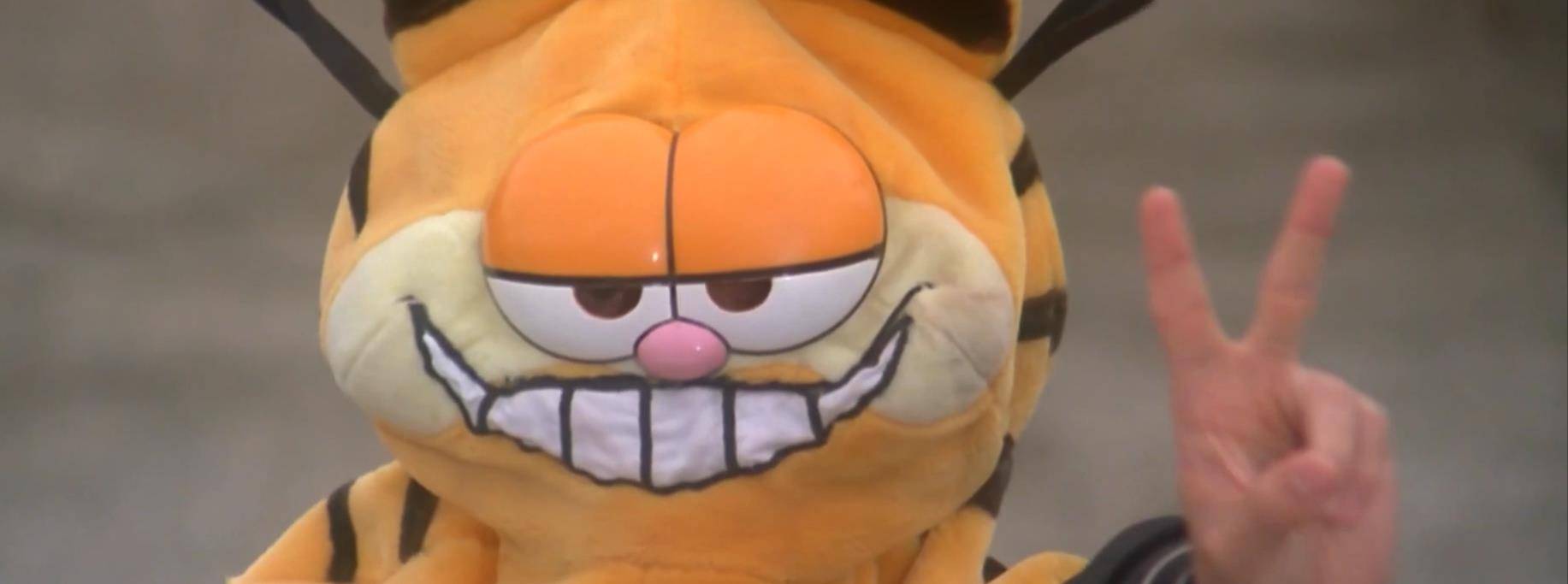 虽然他用面具增加了胆量,但显然已经从之前的懦弱无能有了很大的进化.