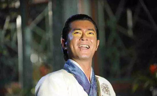 面如冠玉的意思,面如冠玉的意思解释