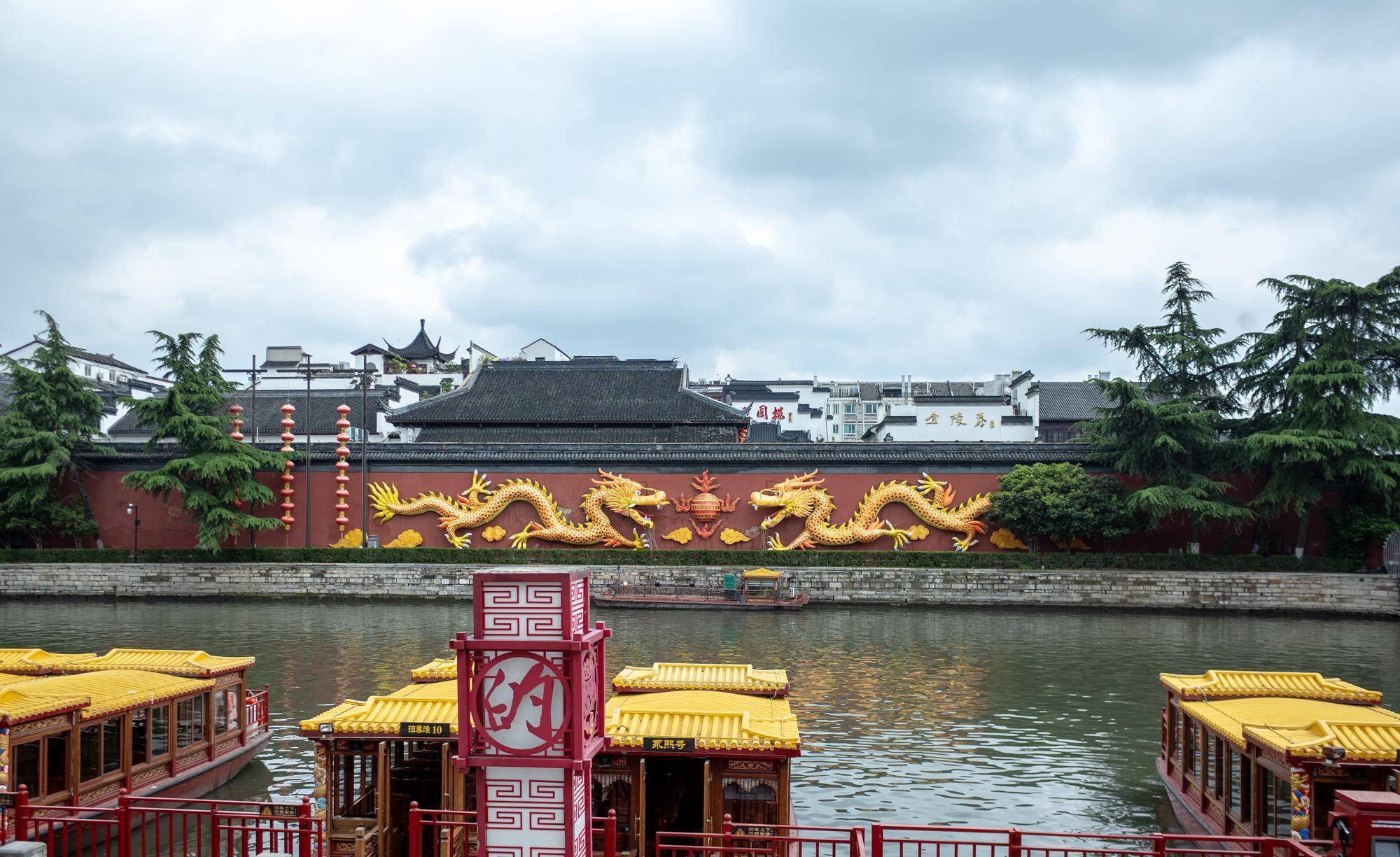 免费的国家5a级旅游景区,周末游人络绎不绝非常热闹_秦淮河_建筑群