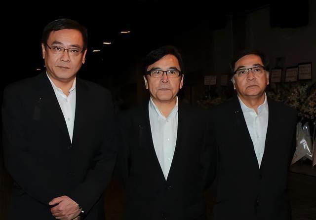 名导尔冬升60岁婚内出轨,和小三悄悄生了个娃!情史太狗血!