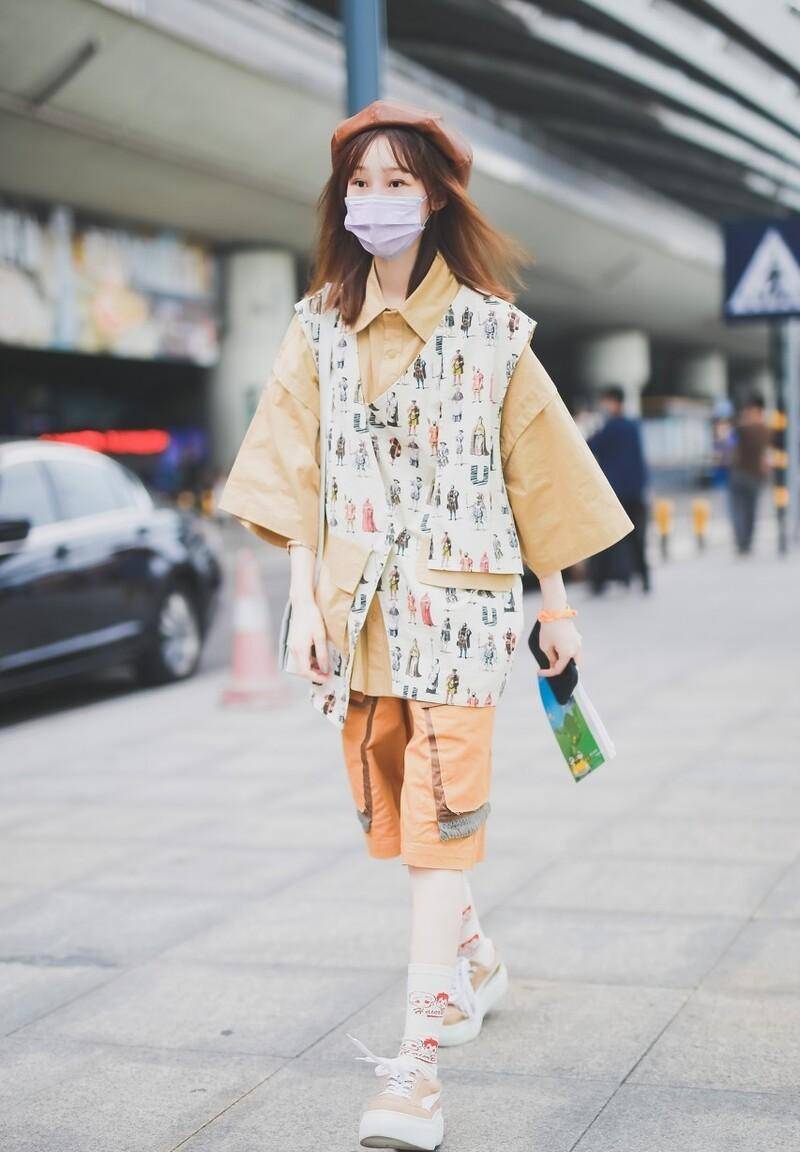 跟陈雪凝学穿白色衬衫裙,做个清新可人的优雅知性女子,美翻春天_亮点