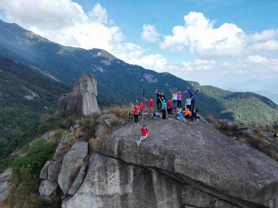 4月26日【驼飞线】徒步穿越罗浮山飞云顶骆驼峰,打卡幸运天门!
