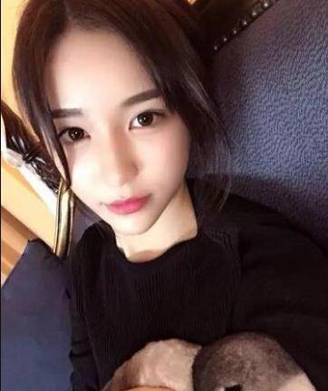 王思聪前女友雪梨直播,连金秀贤朴敏英前来助阵_事业_身材_一身