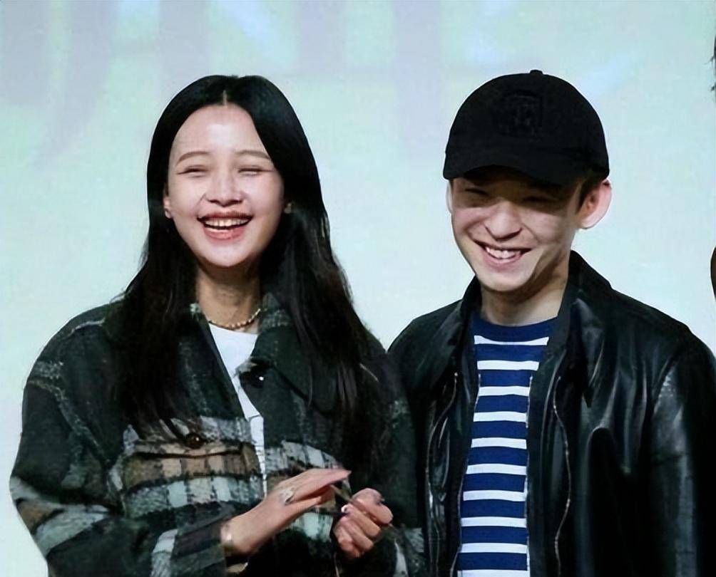 对于孙怡来说,她的童年是缺少疼爱的,所以在王京花和董子健对她很好时