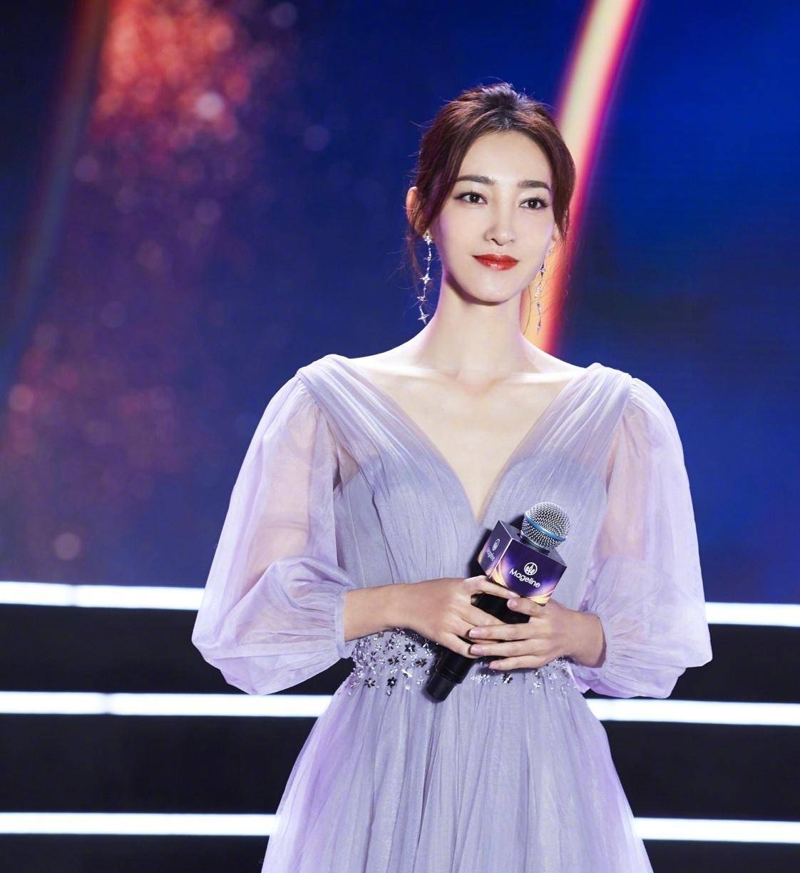 王丽坤炫酷美照来袭!