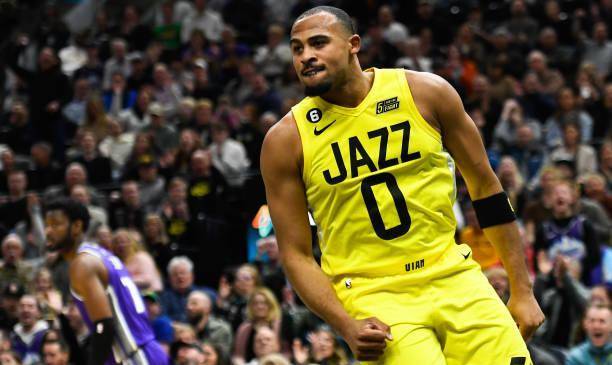 但爵士队的首发控卫塔伦-霍顿-塔克(talenhorton-tucker)表现极其糟糕