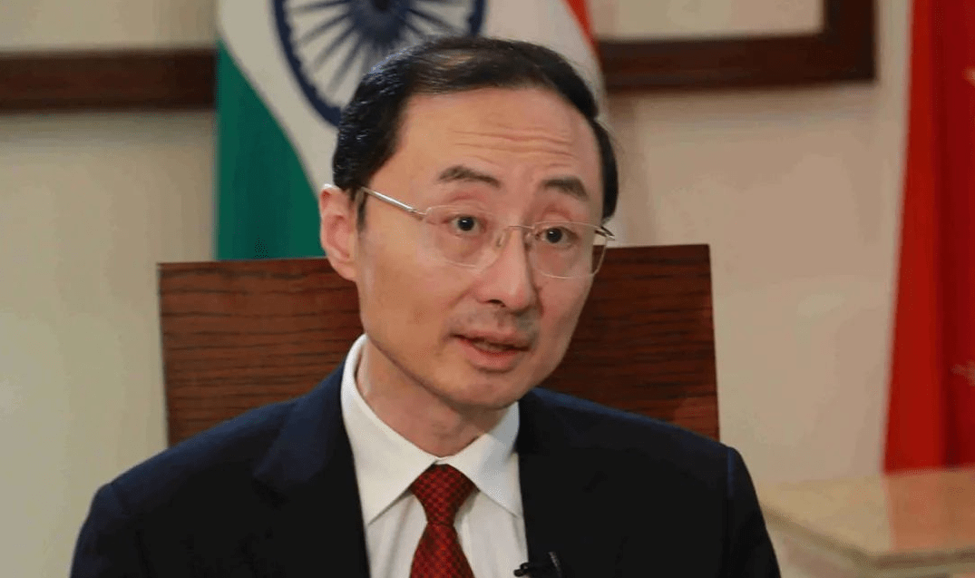 图为中国外交部副部长孙卫东对于菲律宾这种摇摆,中国还是要软硬兼施