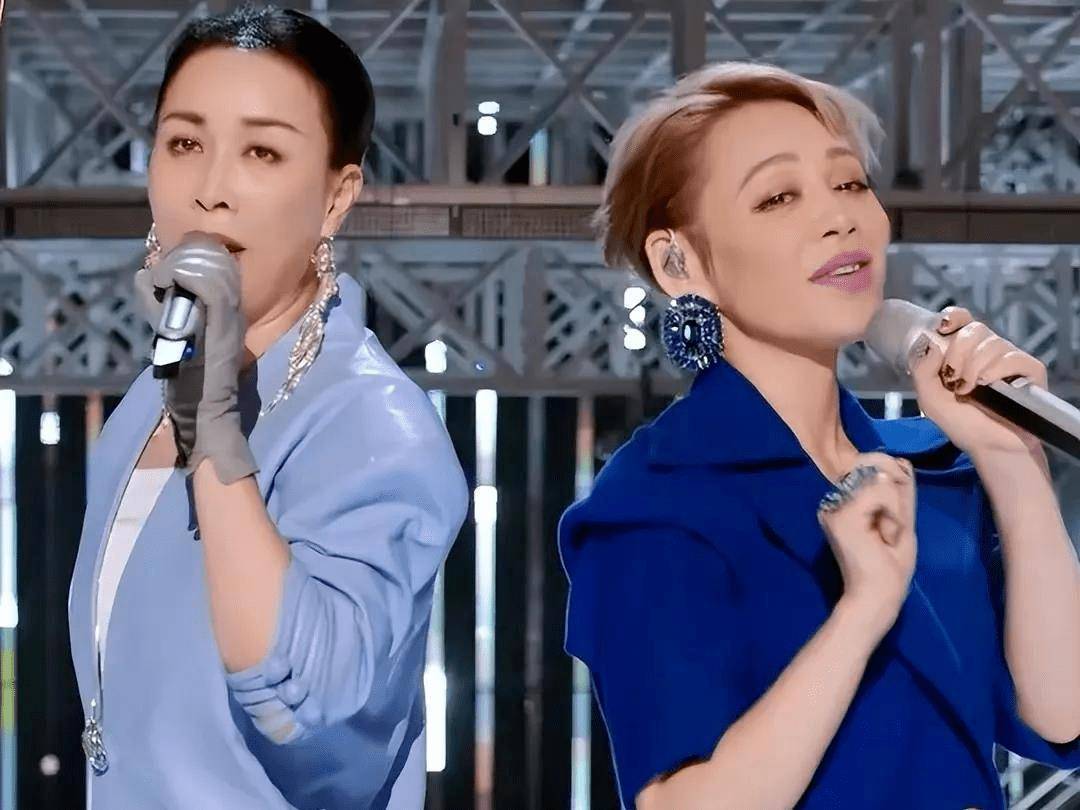 那英宁静同台后又自拍,气场个个强大,但衣品气质真不是一级别!