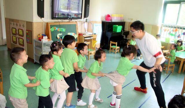 2023年发布通知，幼儿园不再招本科以下学历，大专生欲哭无泪