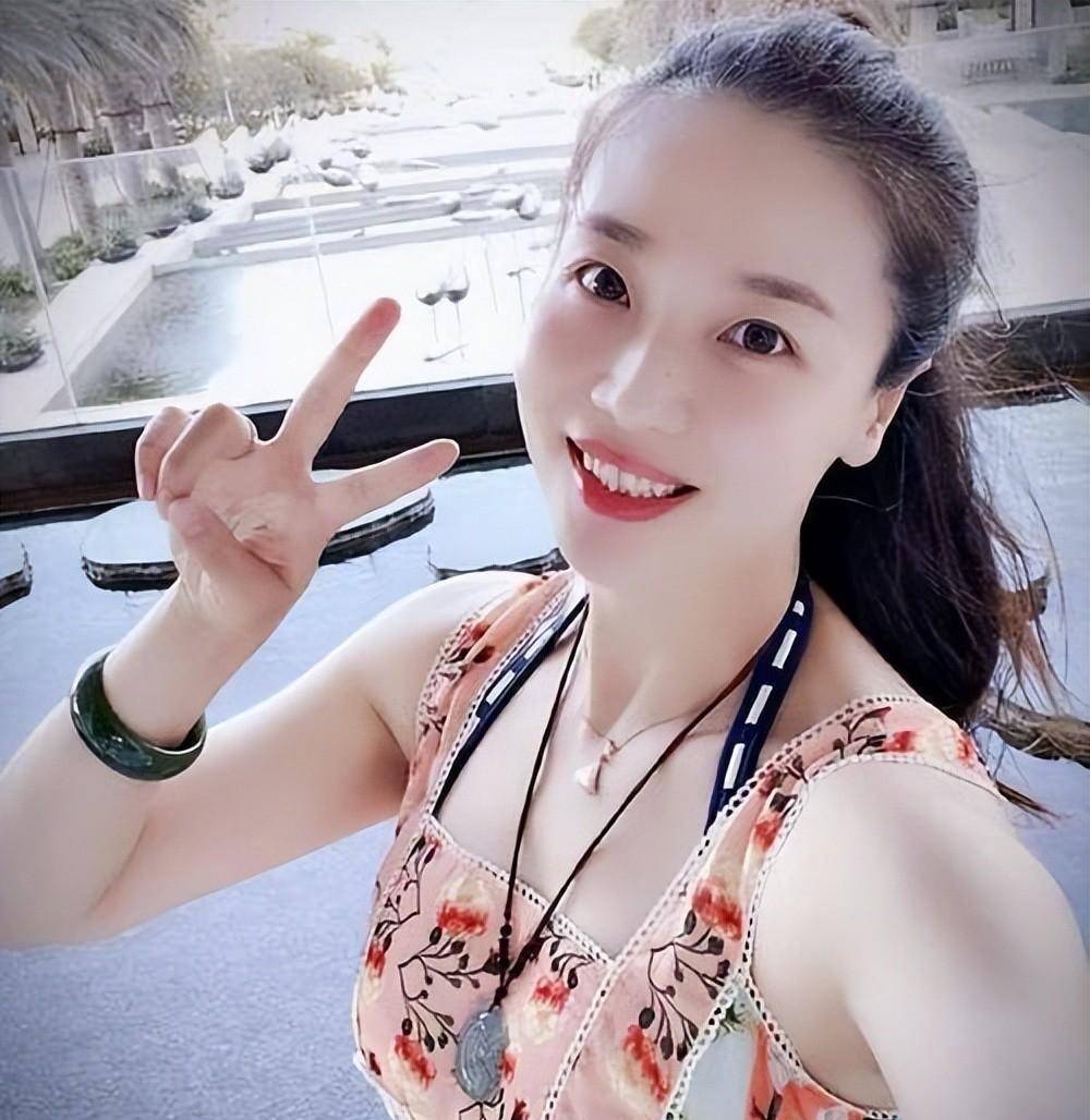 最美二传魏秋月:与老公袁灵犀15岁相识,从众多情敌中携手_训练_林楠