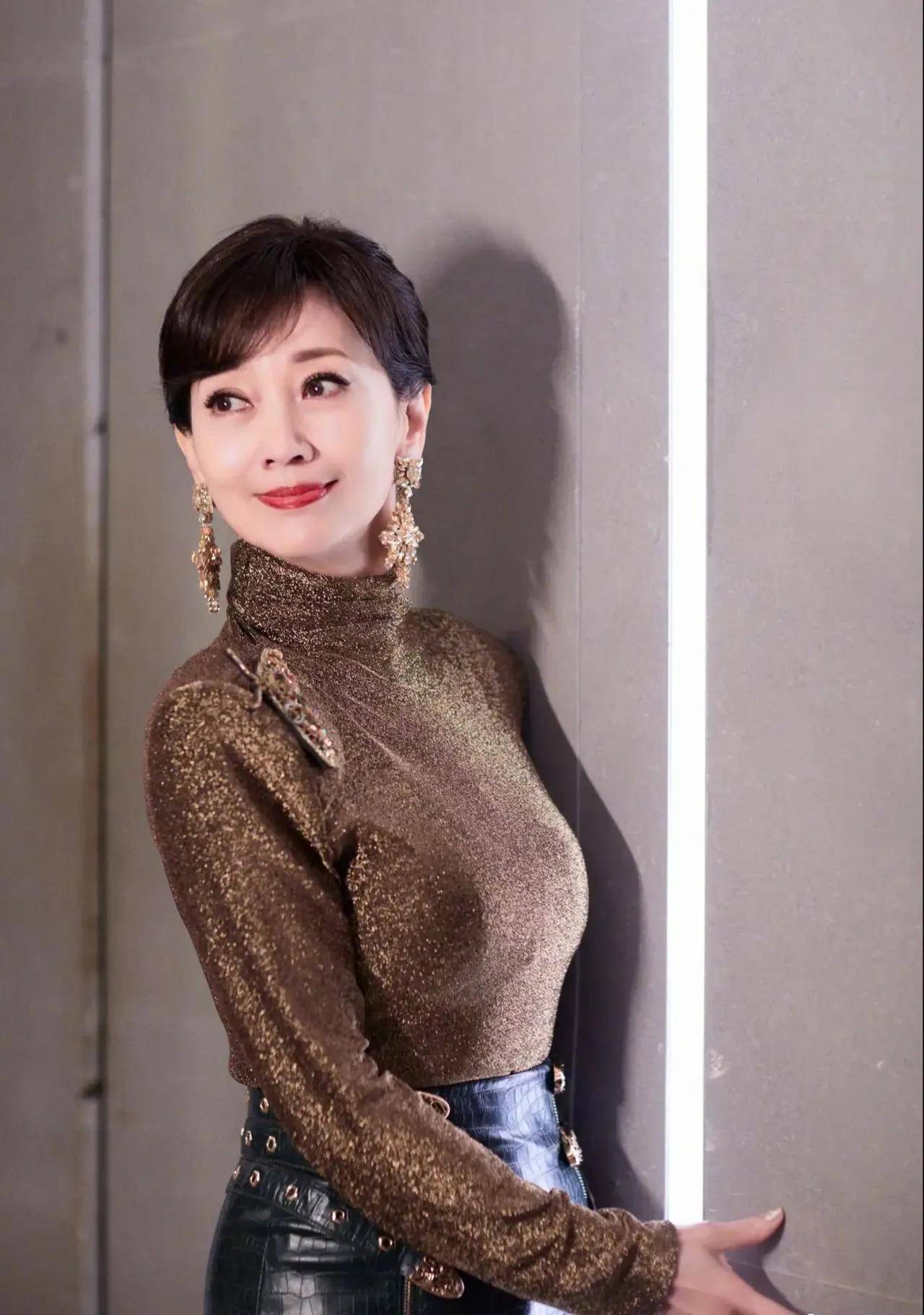 赵雅芝最近20张高清照片,让人感知她无穷的魅力!_女性_时尚_气质