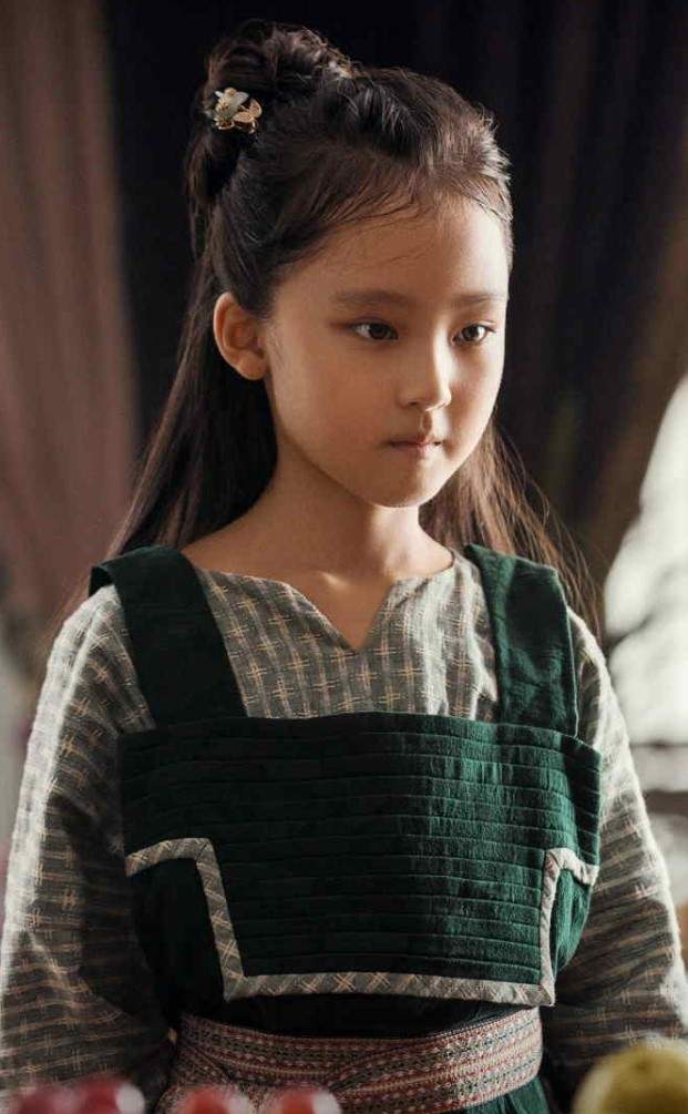 终于知道《保你平安》为什么选12岁张婉儿演霸凌者,气场绝了_齐畅