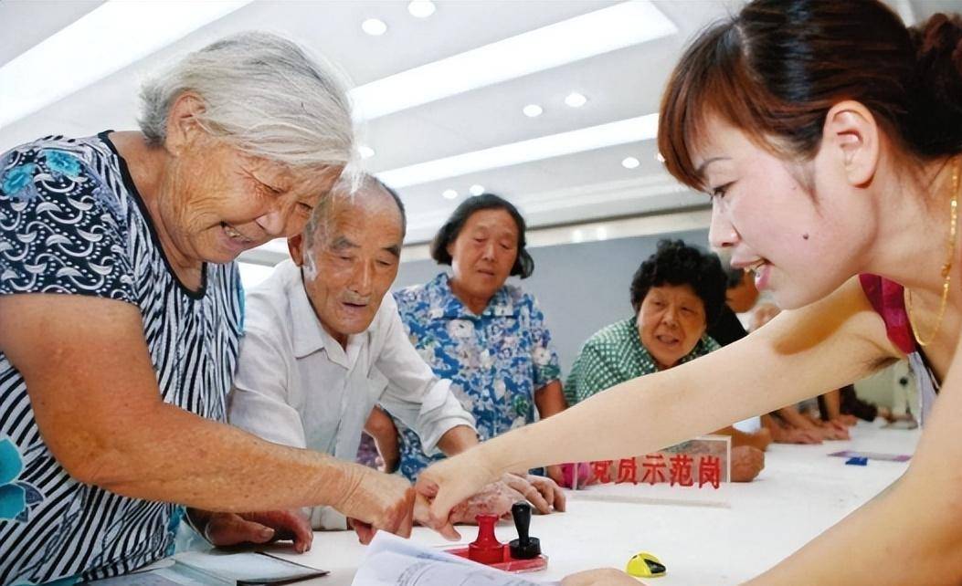 2023年高龄津贴一览表，70岁、80岁和85岁的老人，分别领多少？_补贴_认证_地区