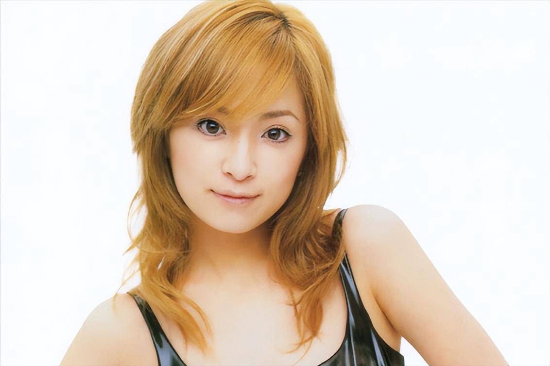 国外天后滨崎步:早年情路艰难,如今不结婚生二胎,孩子生父成谜_工作