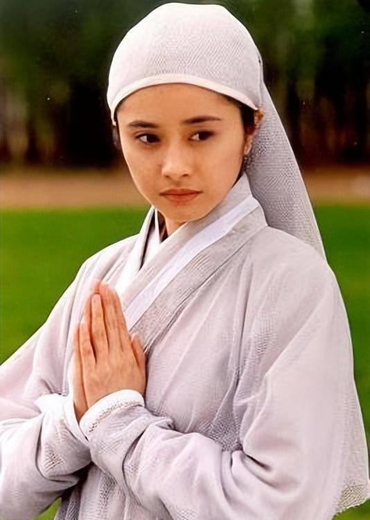 "尼姑"别尬演,把贾静雯,殷桃和孙俪放在一起看,水平一清二楚_武则天