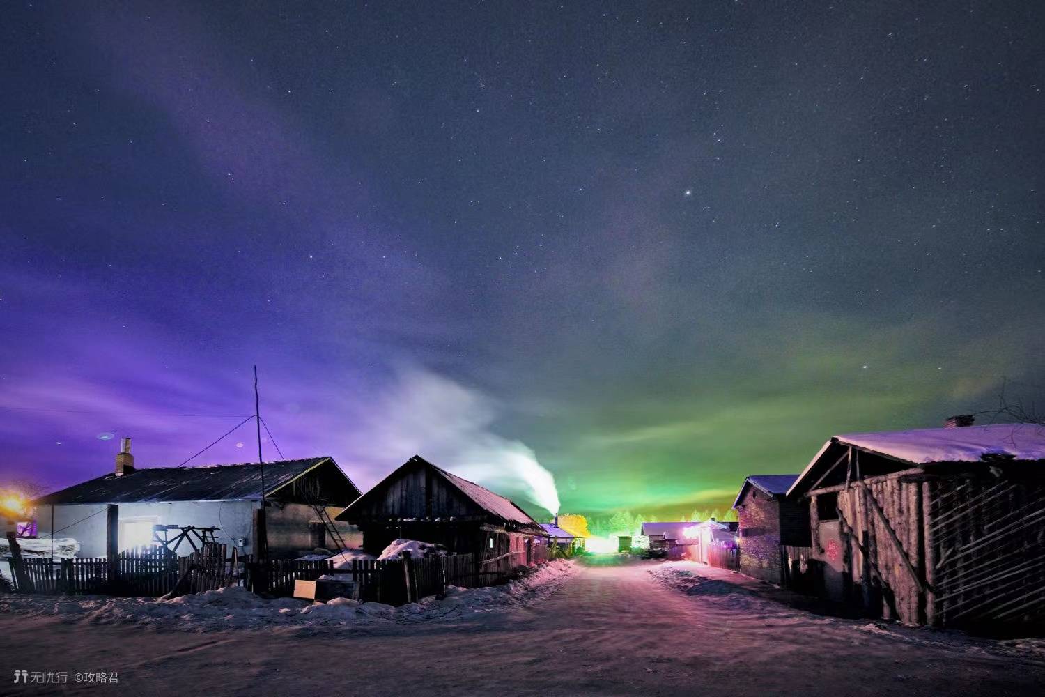 份,此时不仅有一年一度的夏至节,还有机会在当地的北极村见到极光