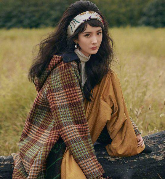 杨幂十年前旧照被扒,大方脸配朝天鼻,真爱粉都很难在认出来_形象_变化