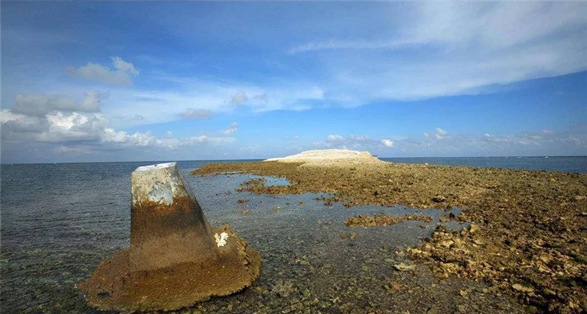 從瓊臺礁的地質結構看,完全能夠吹填造島一個2平方公里以上的人工島