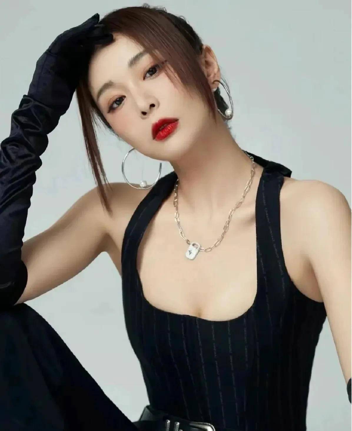 娱乐圈这些微胖女星才是极品,珠圆玉润,丰润有度,让人心猿意马_身材