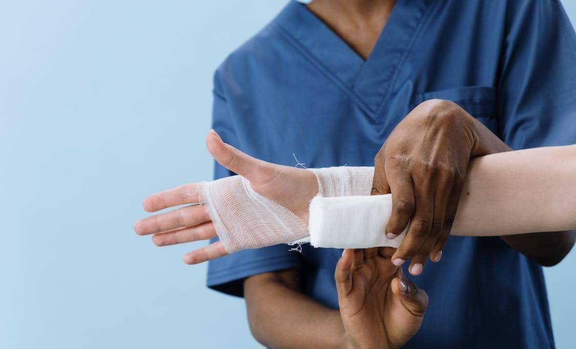 流浪地球上亿人患辐射病,我们人不吓我们人,辐射到底怎么防?