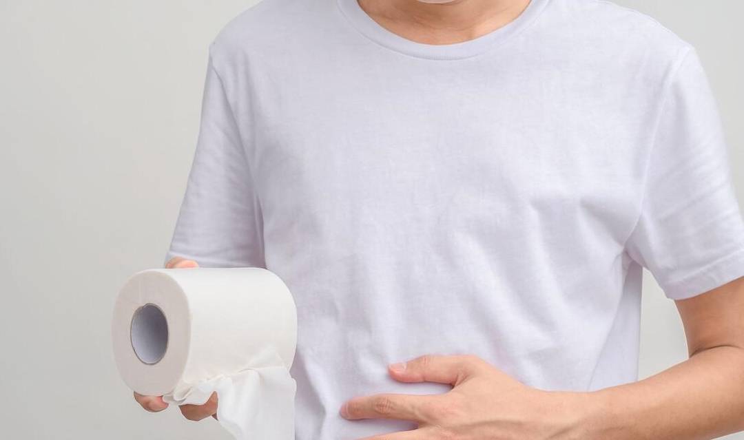 大便的形状变成了细条状,或者是不成形,那么也要警惕,可能是大肠癌