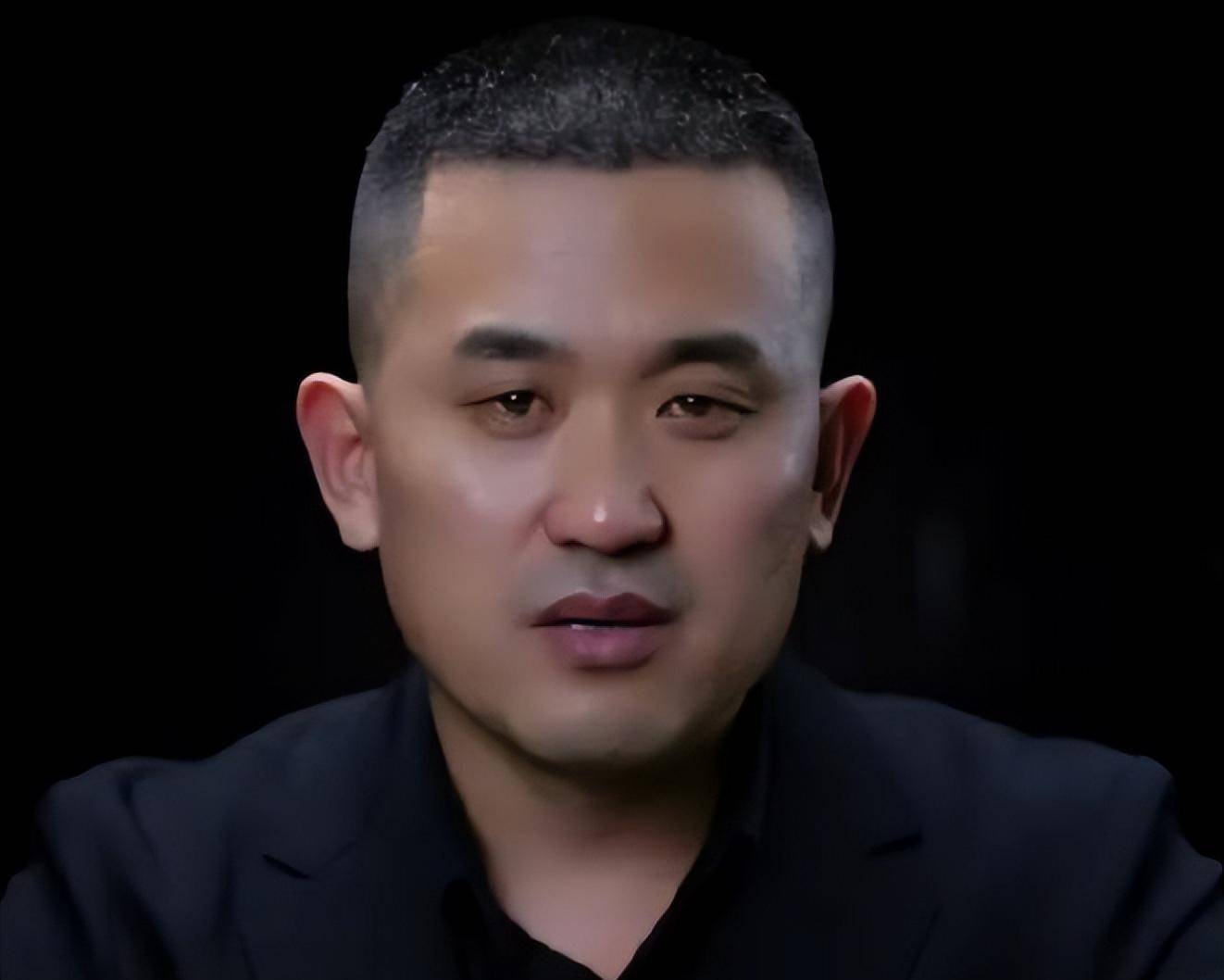 情感主播清河李哥在直播间不要脸对辛巴大喊大叫,还调侃对方"弃妻弃子