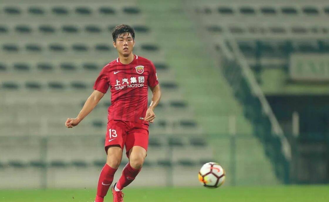 大家并不陌生,这支球队前身是天津权健,当年也是豪门球队,用束老板的