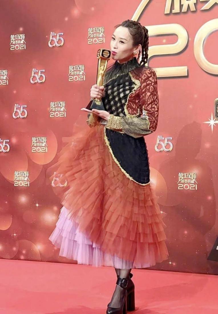 tvb视后李佳芯近况曝光,与江美仪合体走穴,面色红润颜值回春_照片