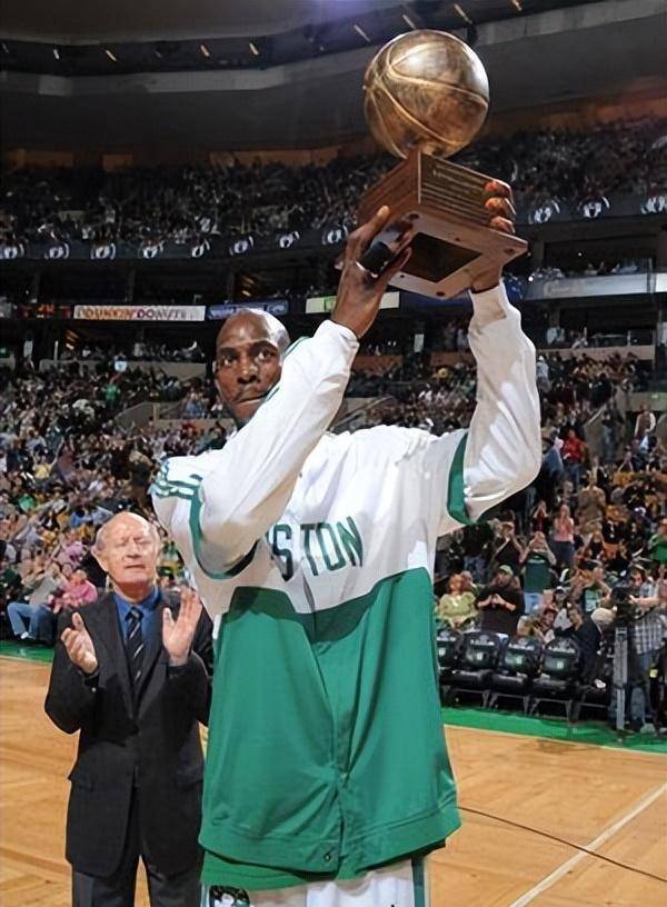 加内特拿mvp的赛季有多恐怖?连巅峰邓肯,奥尼尔都是绿叶!