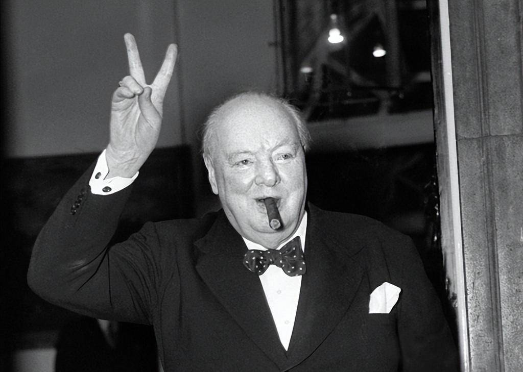 雪茄与名人-大人物的特殊小癖好!_肯尼迪_丘吉尔_系列