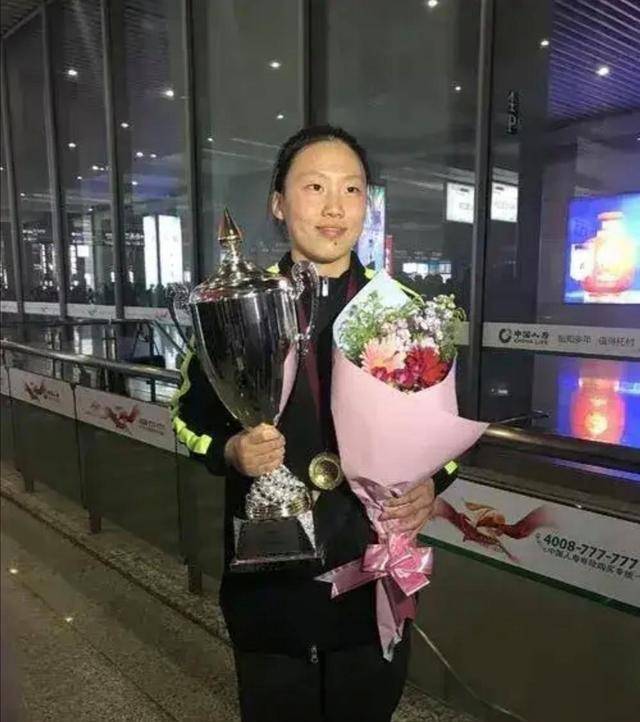 两位前江苏女排将加盟北京!替补浪费时间,被相关账号顶了,不如转行!