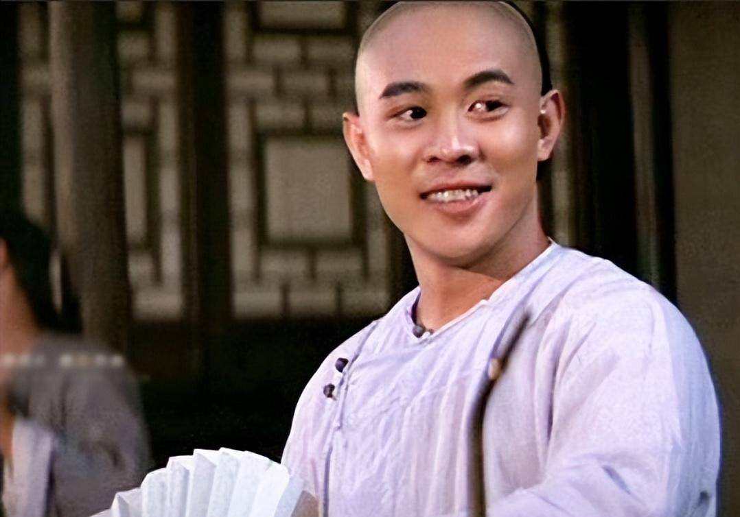 俗话说,光头是检验男人颜值是否高的最佳发型.