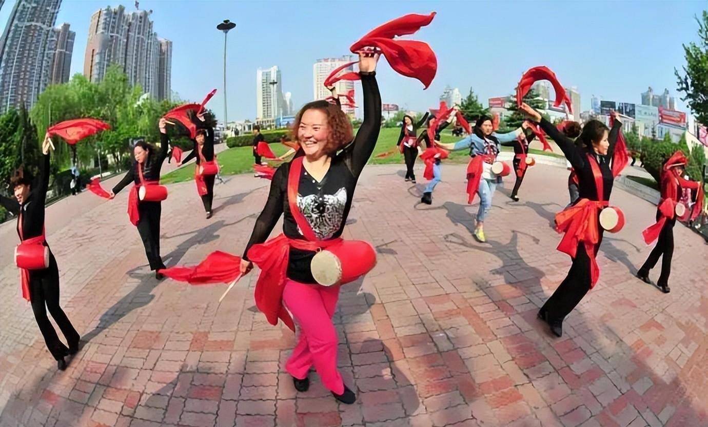 中老年广场舞图片图片