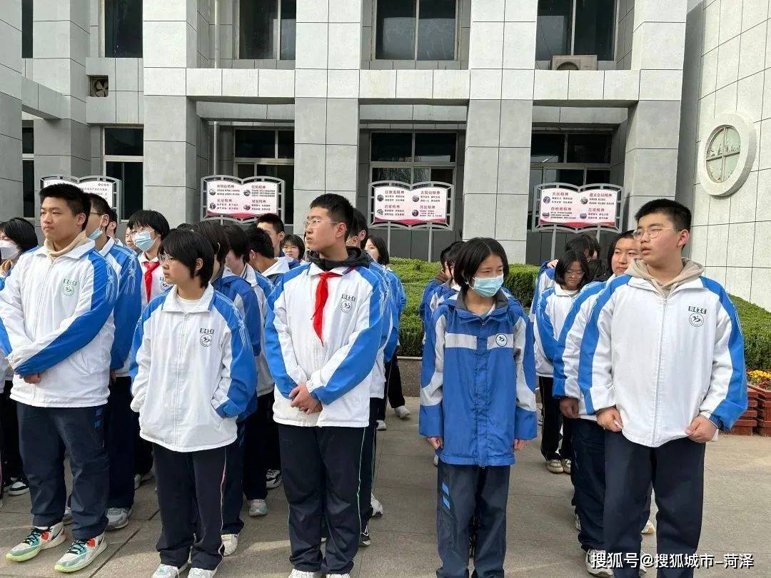 "绳"采飞扬 超越梦想——牡丹区二十一中2021级春季跳绳比赛_初二