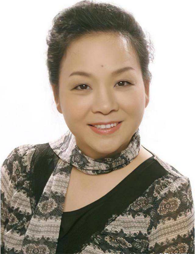 罗京病逝14年后,妻子刘继红的选择让人泪目_儿子_父母_刘岩