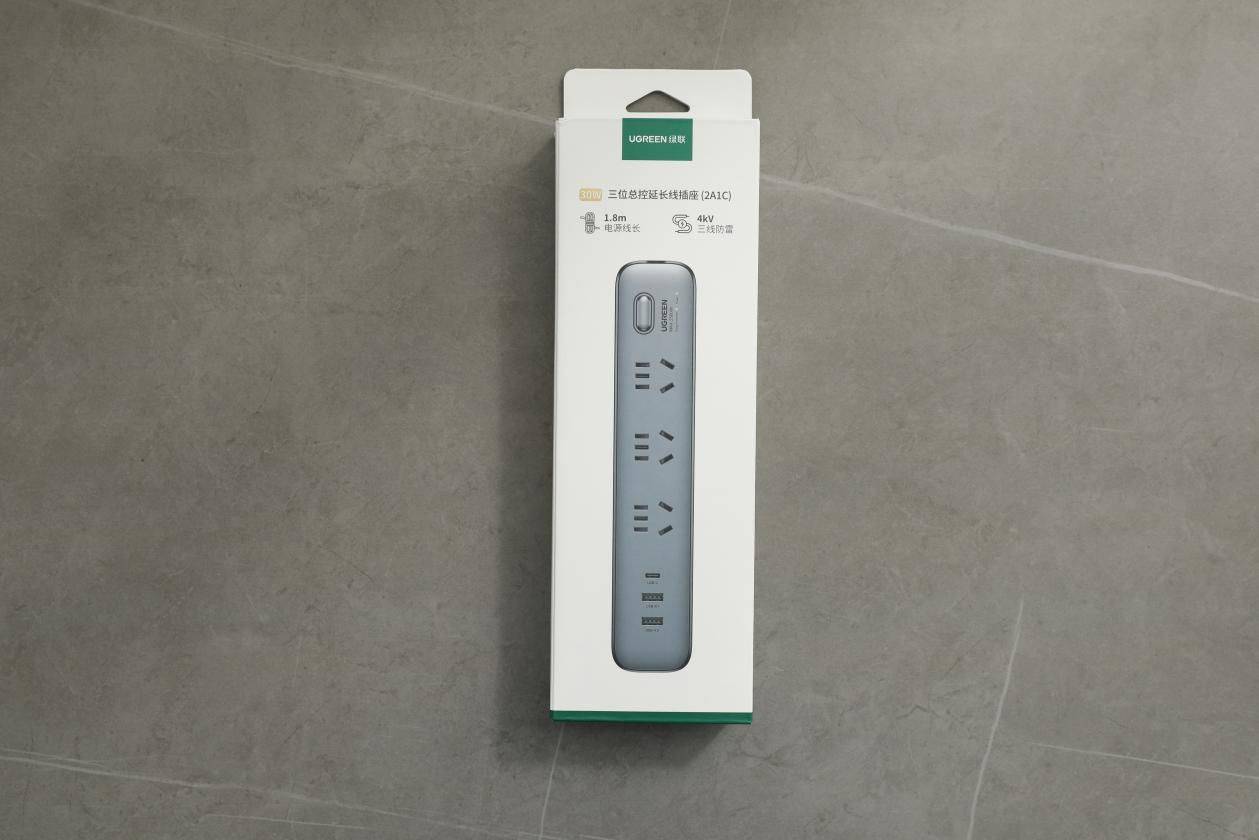 首先最基础的标准是看排插的插头和电源线是否有3c认证,并且电源线上