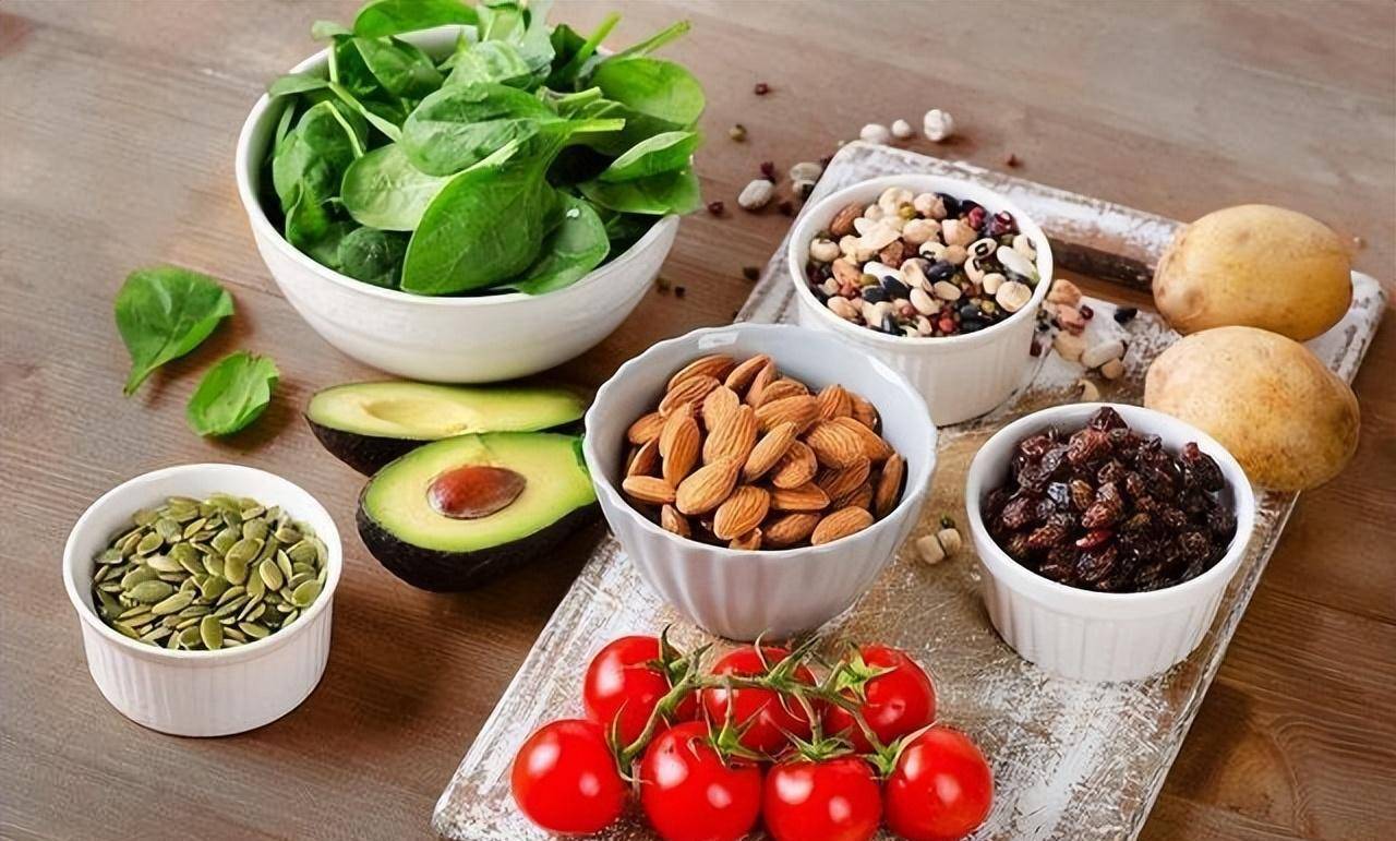 医生提醒:3种养肝食物,榜首的不是南瓜,转氨酶高的人或可多吃_肝脏_李