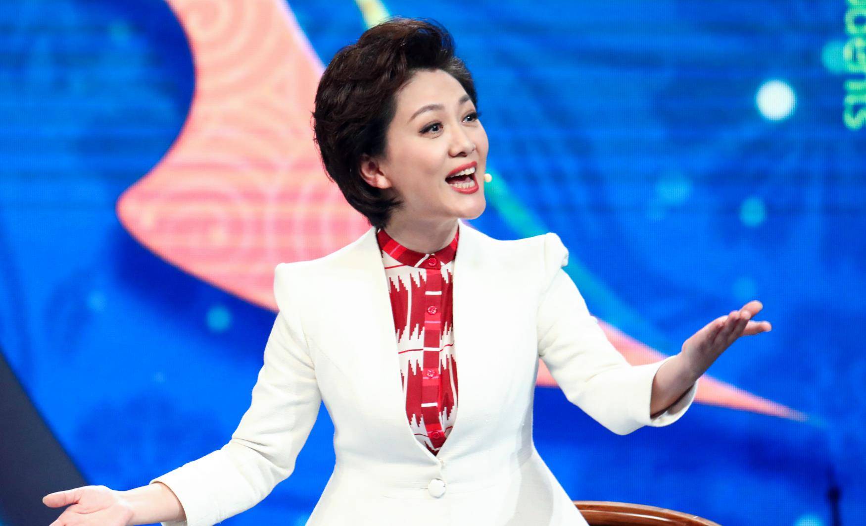 央视主播海霞重返观众视线,工作场地不在央视舞台_其他_身份_未来