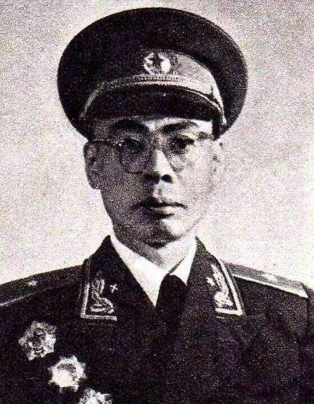 朱珠的父亲朱汉斌则是一名著名的商人,他是北京新大陆冰淇淋的创始人