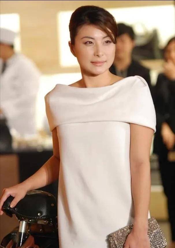 郭晶晶骨子里贵气藏不住!