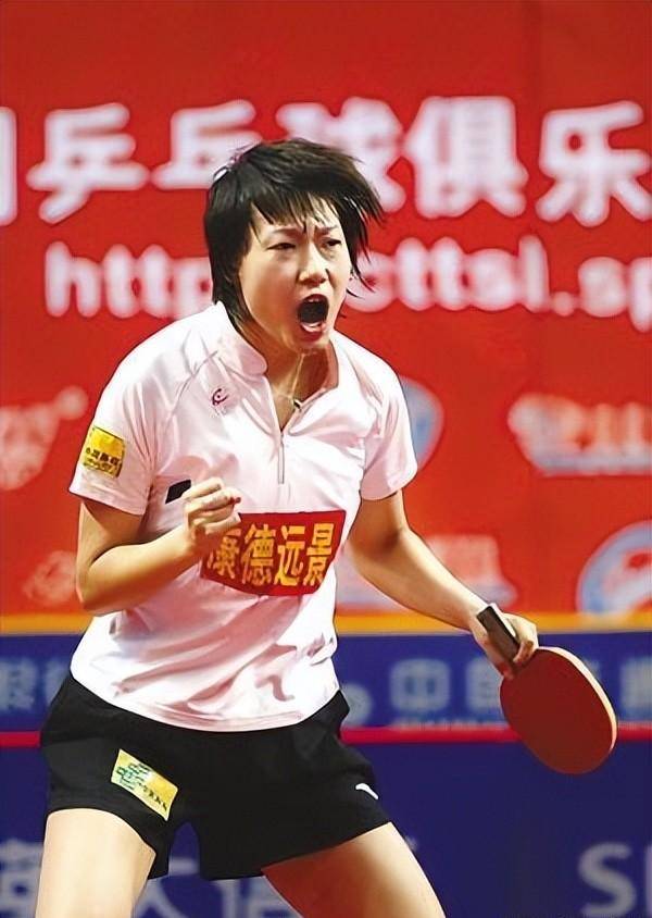 乒乓球队员李楠照片图片
