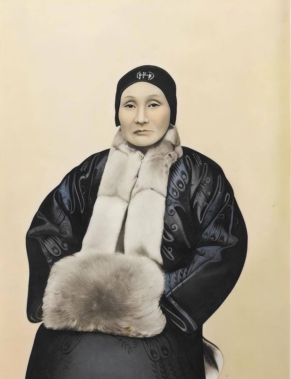 她被视作克夫克子,后遁入空门,还俗再嫁,生个儿子,举世闻名_王采玉_丈