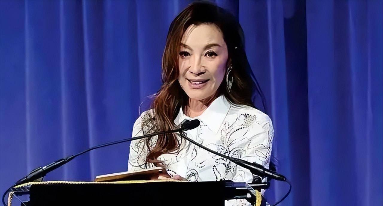 杨紫琼获得奥斯卡首位亚裔影后,女人最要用的不是颜值_生活_成就_阶段