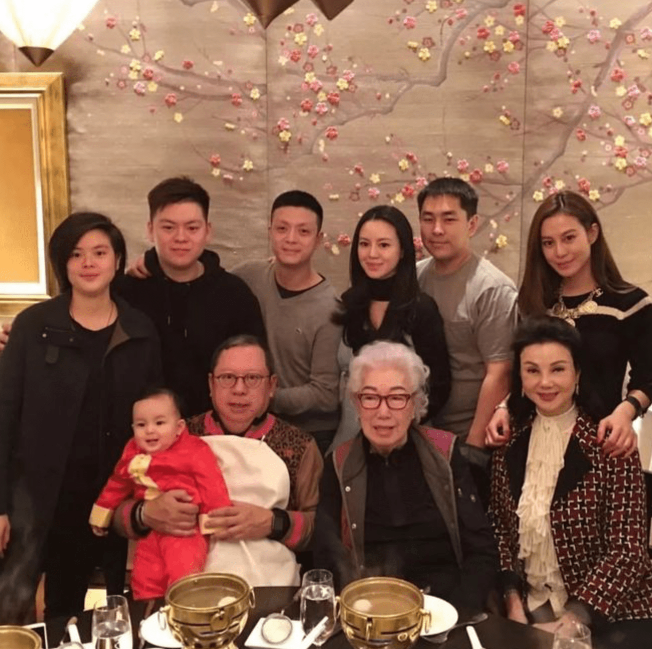 林百欣三房女儿代购名画不成,欠债980万元,与父亲决裂不获分产_林明珠