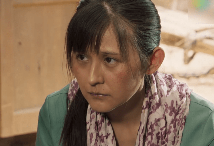 "的女演员别乱找,黑瘦干瘪,夜光大白牙,糊弄谁呢_角色_刘巧珍_秦丽