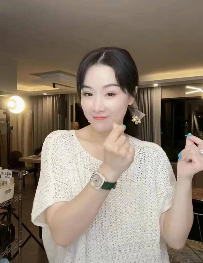 44岁姚芊羽近况!